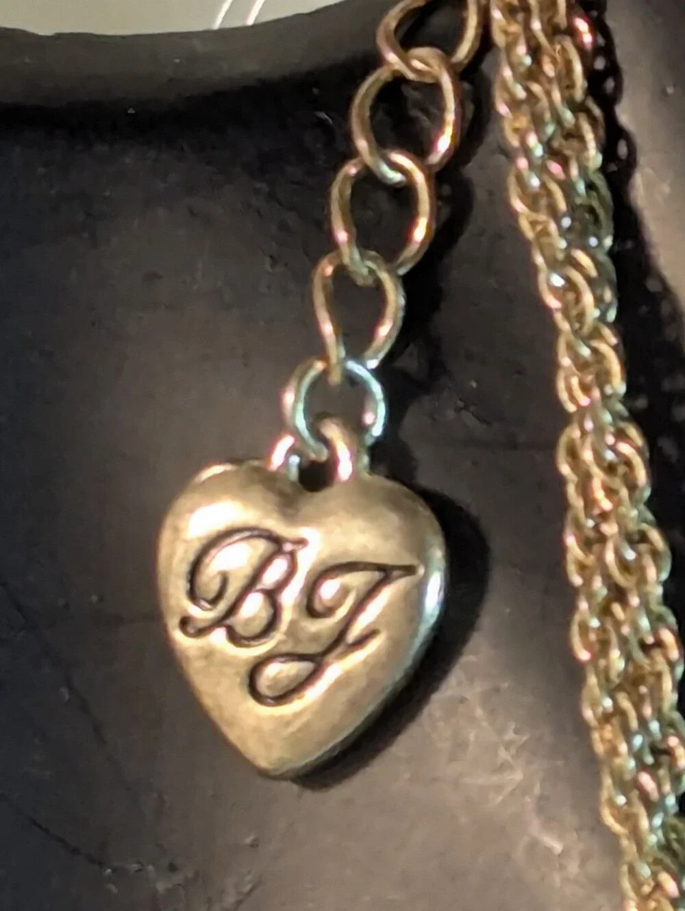 Vintage Betsey Johnson Leaping Leopards Heart Bow Necklace NWOT + FREE GIFT - Picture 2 of 3
